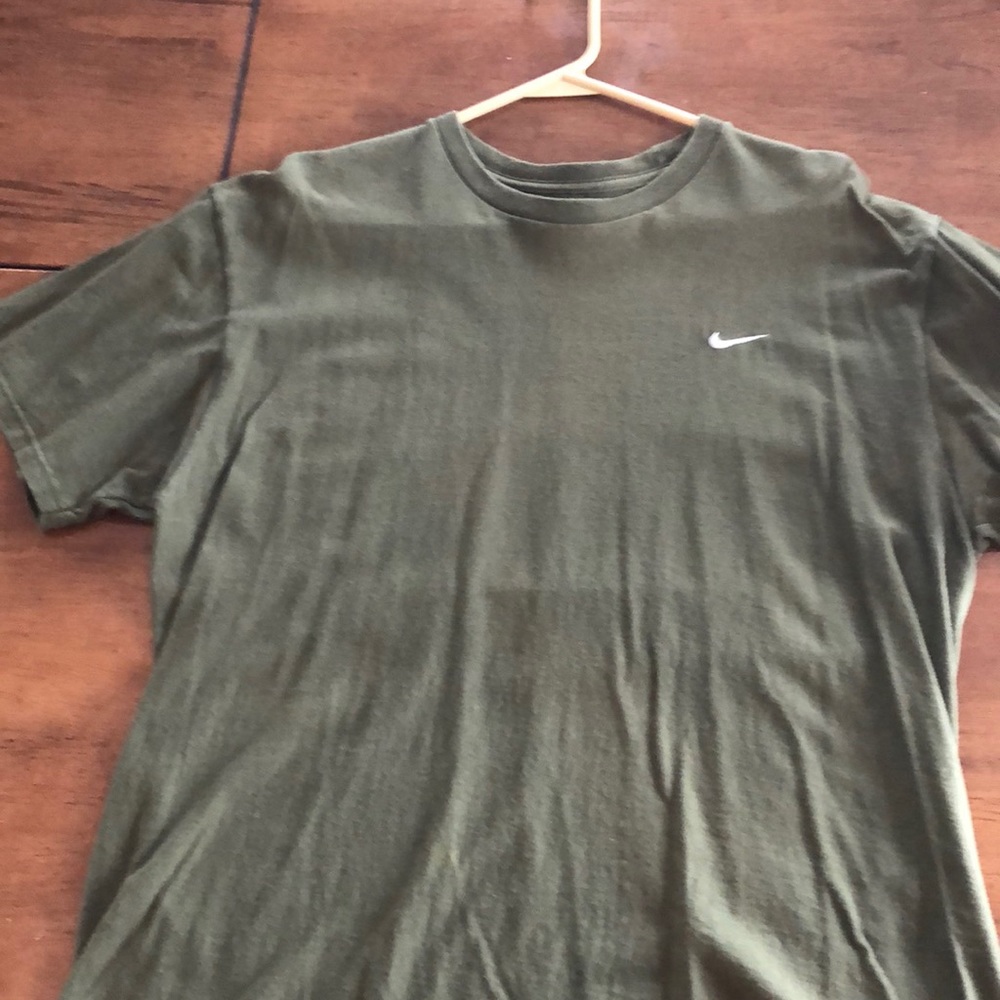 Men’s Nike t-shirt